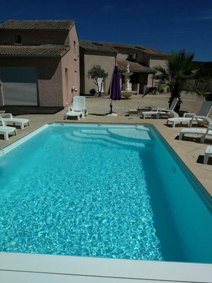 Les Gites De Kevinou Vallon-Pont-dʼArc Exterior foto
